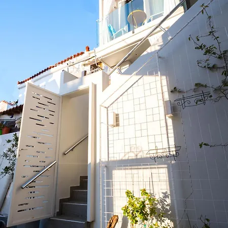 Gruccio Yellow Studio - A Sunny Gem *